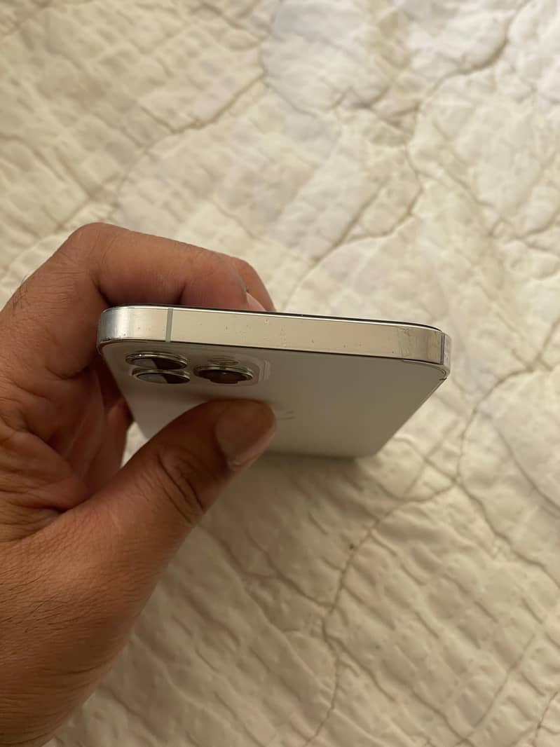 iPhone 12 Pro White 7
