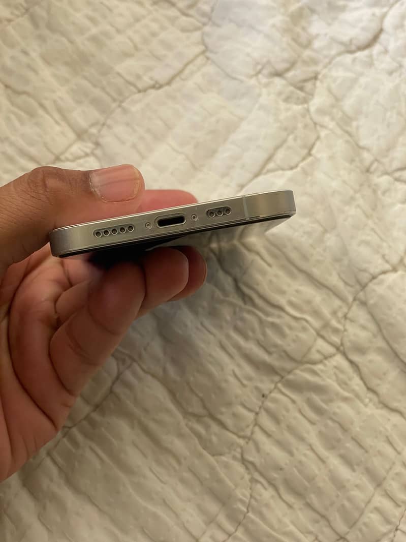 iPhone 12 Pro White 9