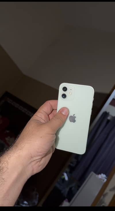 Apple iPhone 12