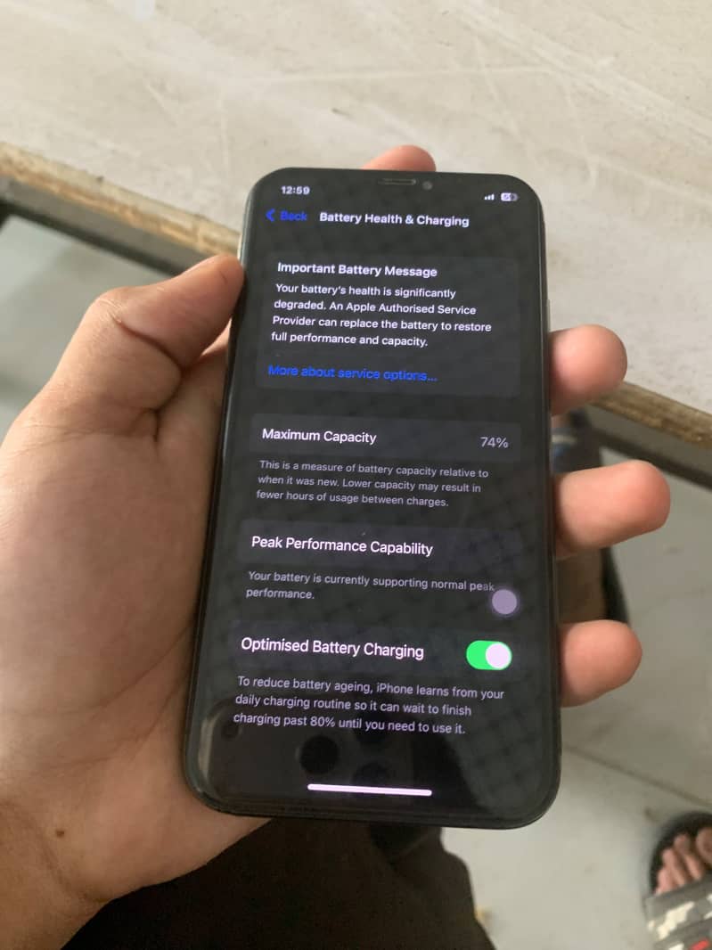Apple iPhone X 4