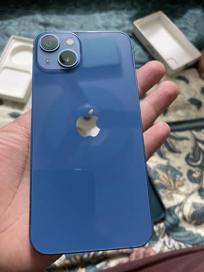 Apple iPhone 13