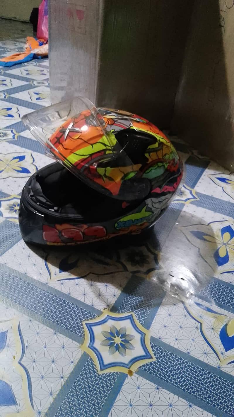 helmat 1