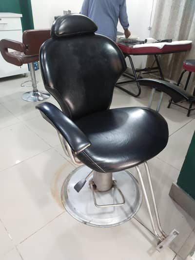 Hydraulic salon chair