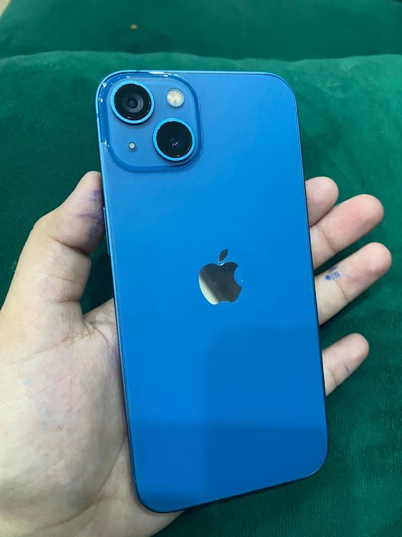 Apple iPhone 13 0