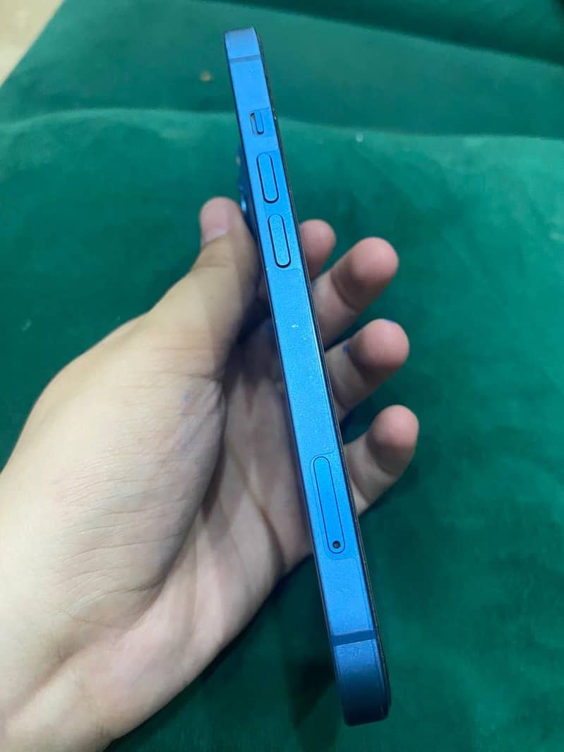 Apple iPhone 13 3