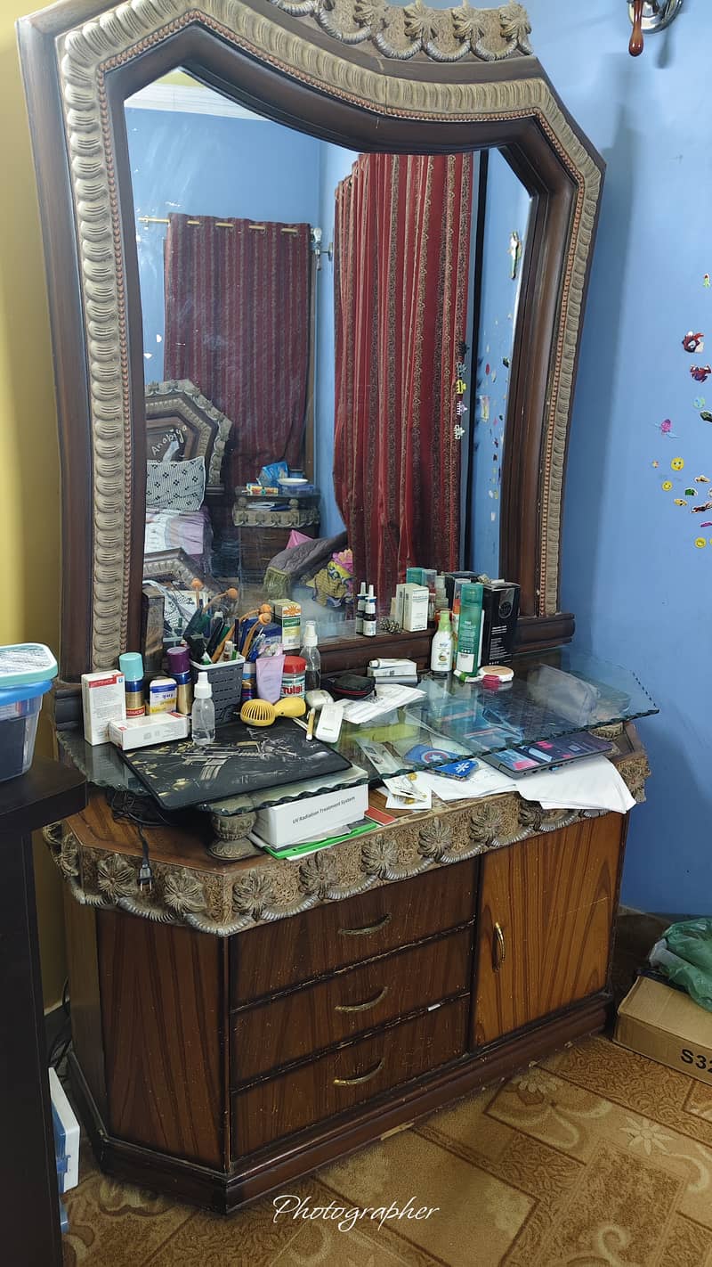 Dressing table 9/10 0