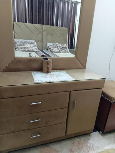 very good condetion men poshish bedset