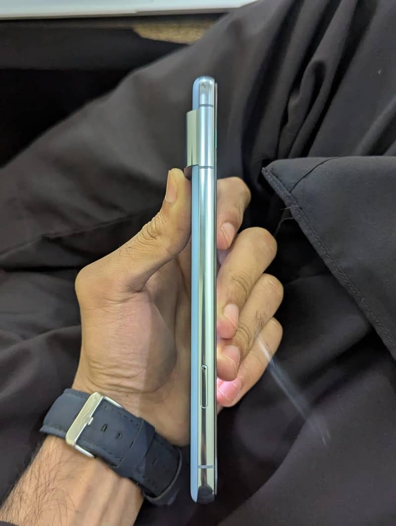 Google Pixel 8 Pro 2