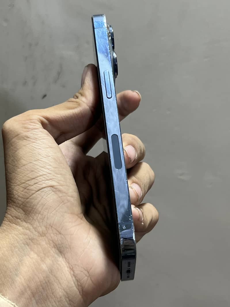 Apple iPhone 13 Pro 1