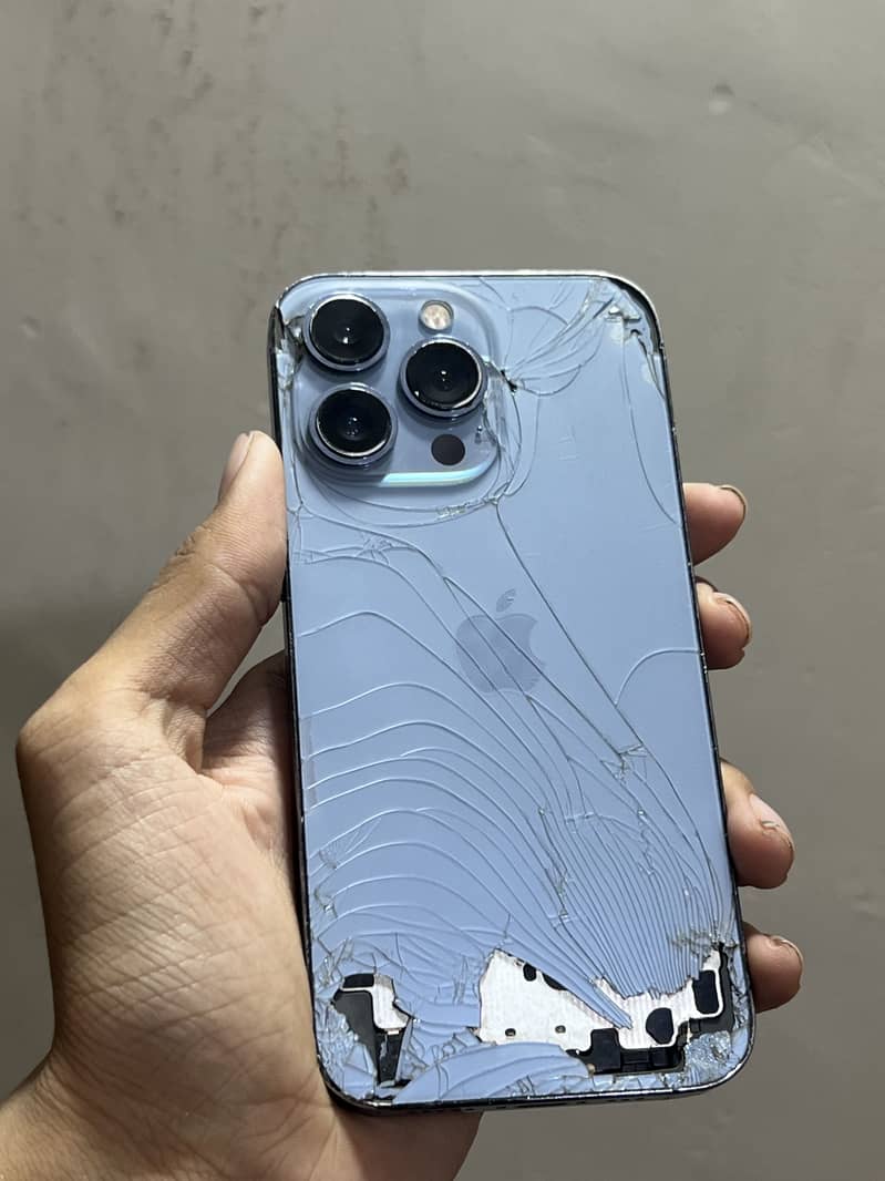 Apple iPhone 13 Pro 3