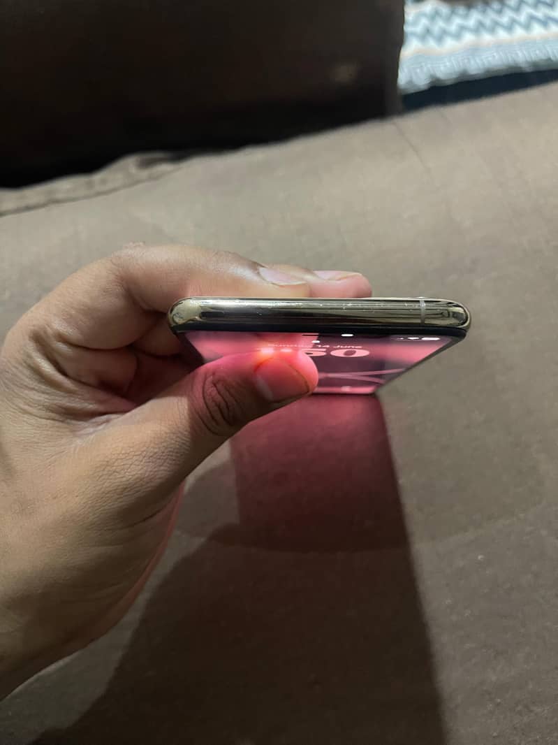 iphone 11 pro max 5