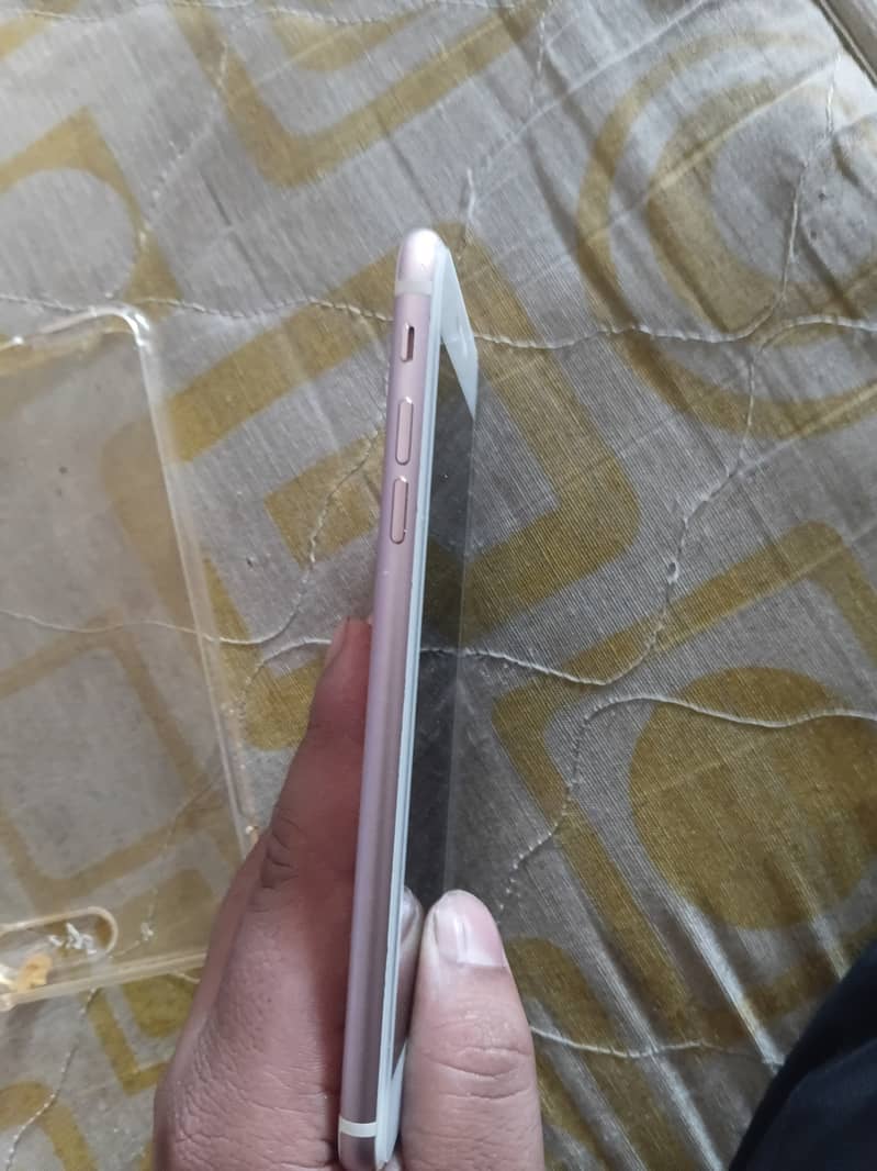 Apple iPhone 7 Plus 2