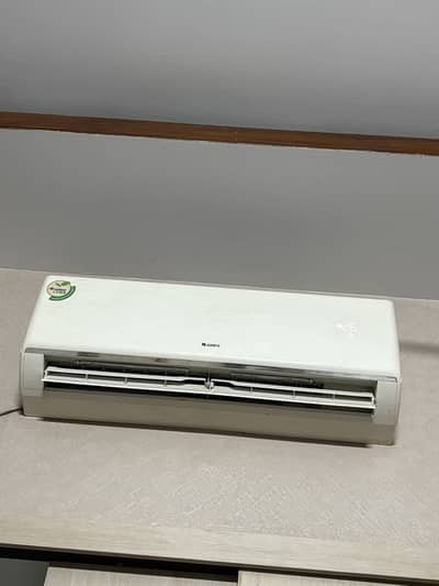 Used 1 ton Gree AC for sale