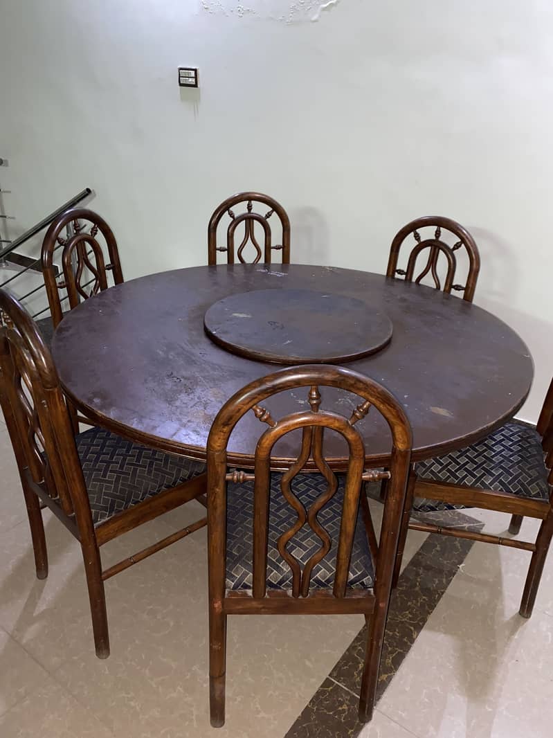 Dining table 0