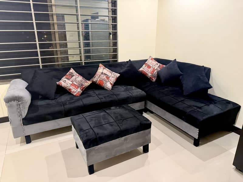 L shape sofa 0