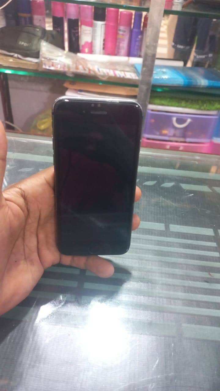 Apple iPhone 8 0