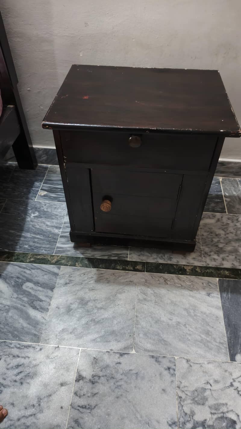 Bedside Tables & Dressing Table 1