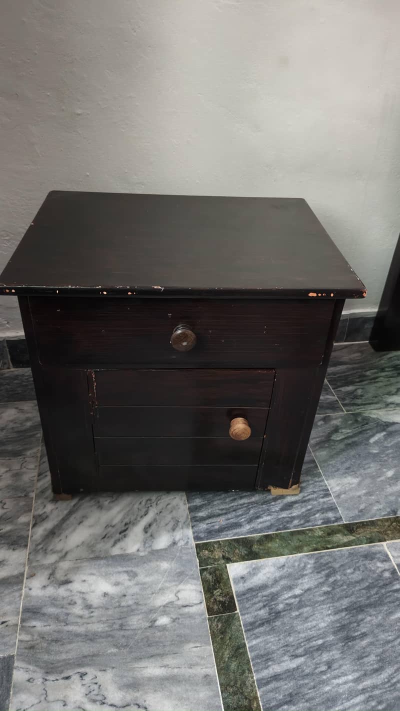 Bedside Tables & Dressing Table 2