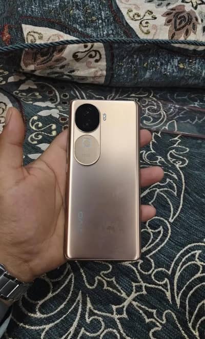 Vivo V40e