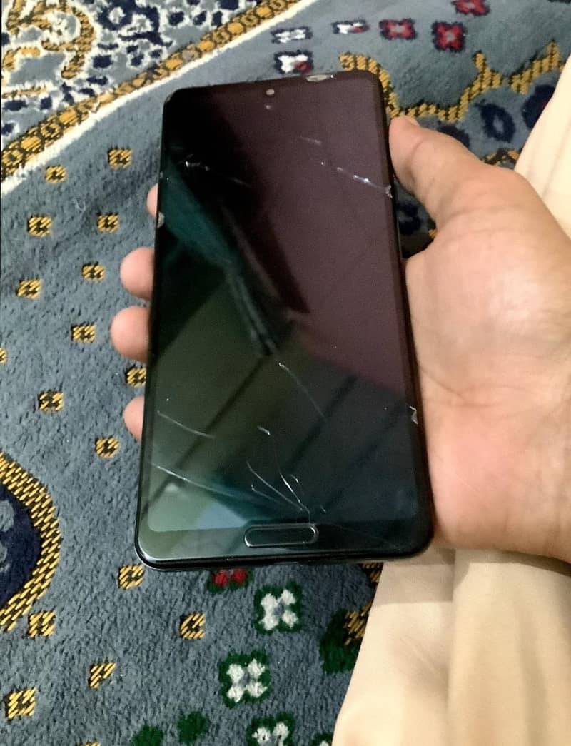 Sharp Aquos R5G 1