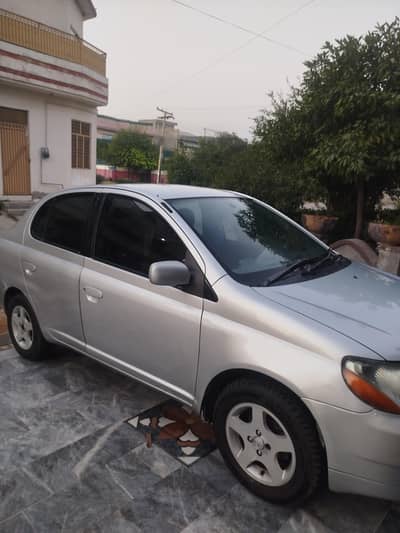 Toyota Platz 2002