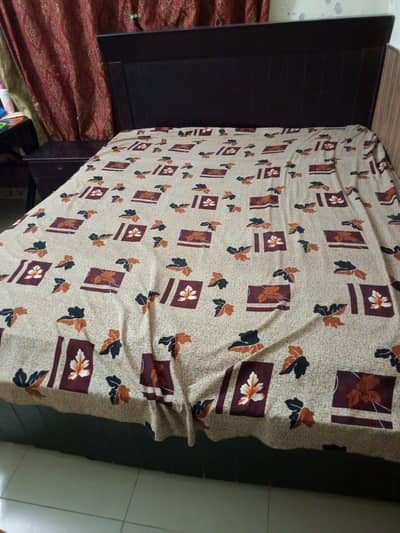 double bed with 2 side drawer