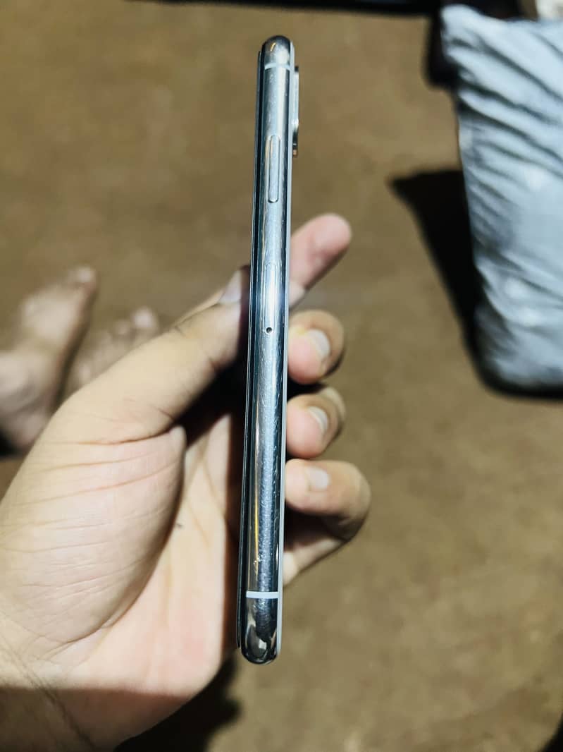 Apple iPhone X 0