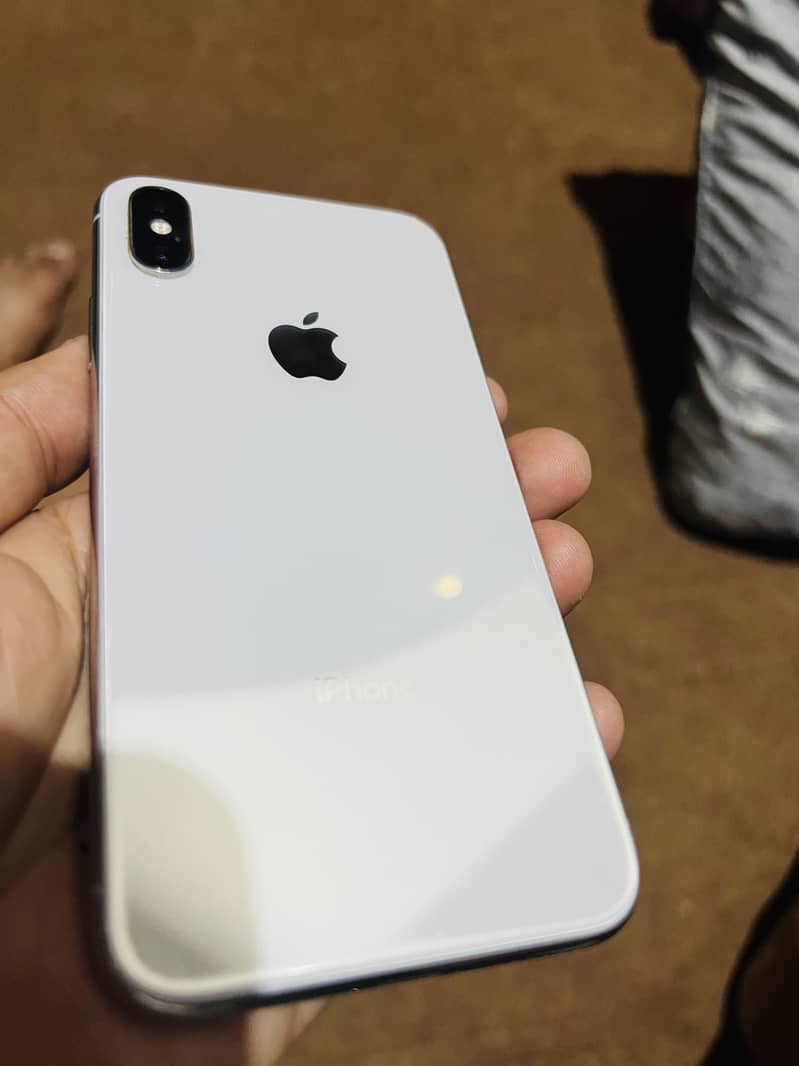 Apple iPhone X 3