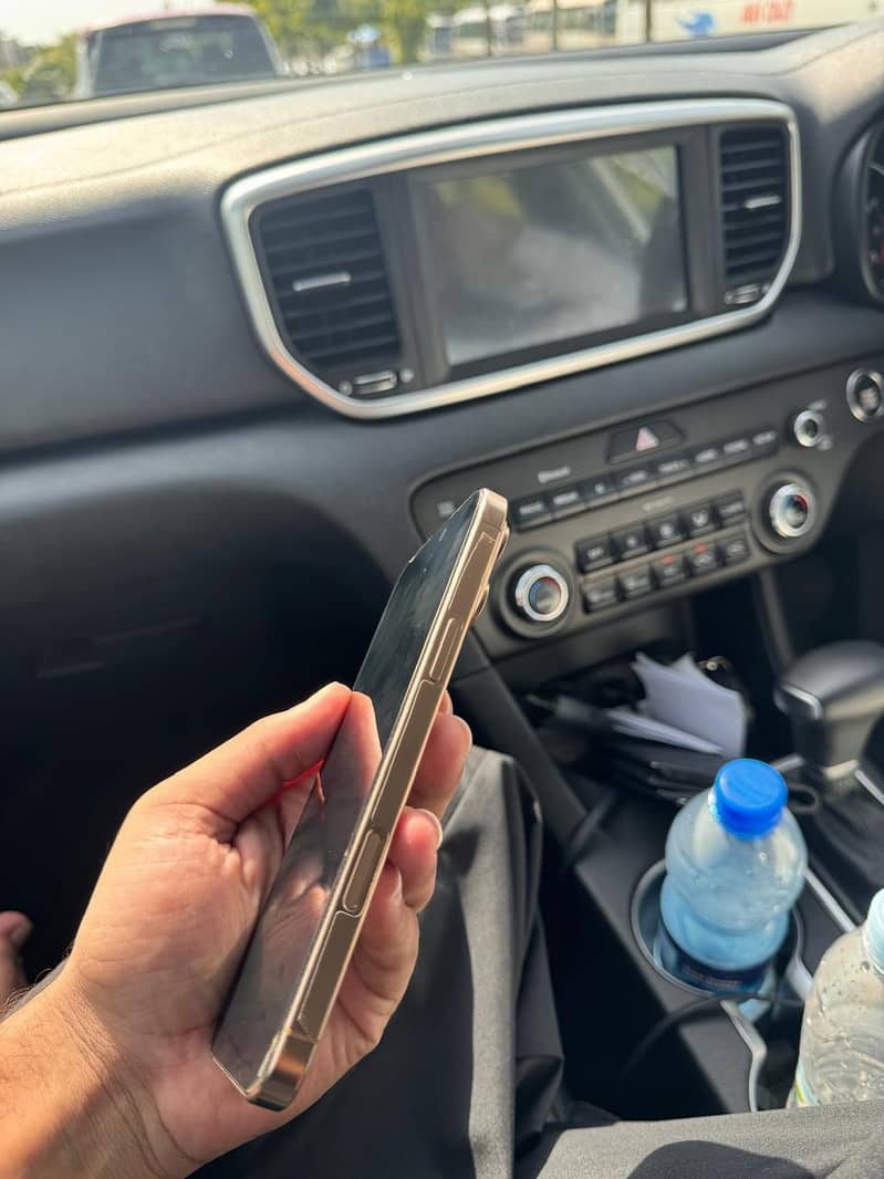 Iphone 16 Pro Max 4