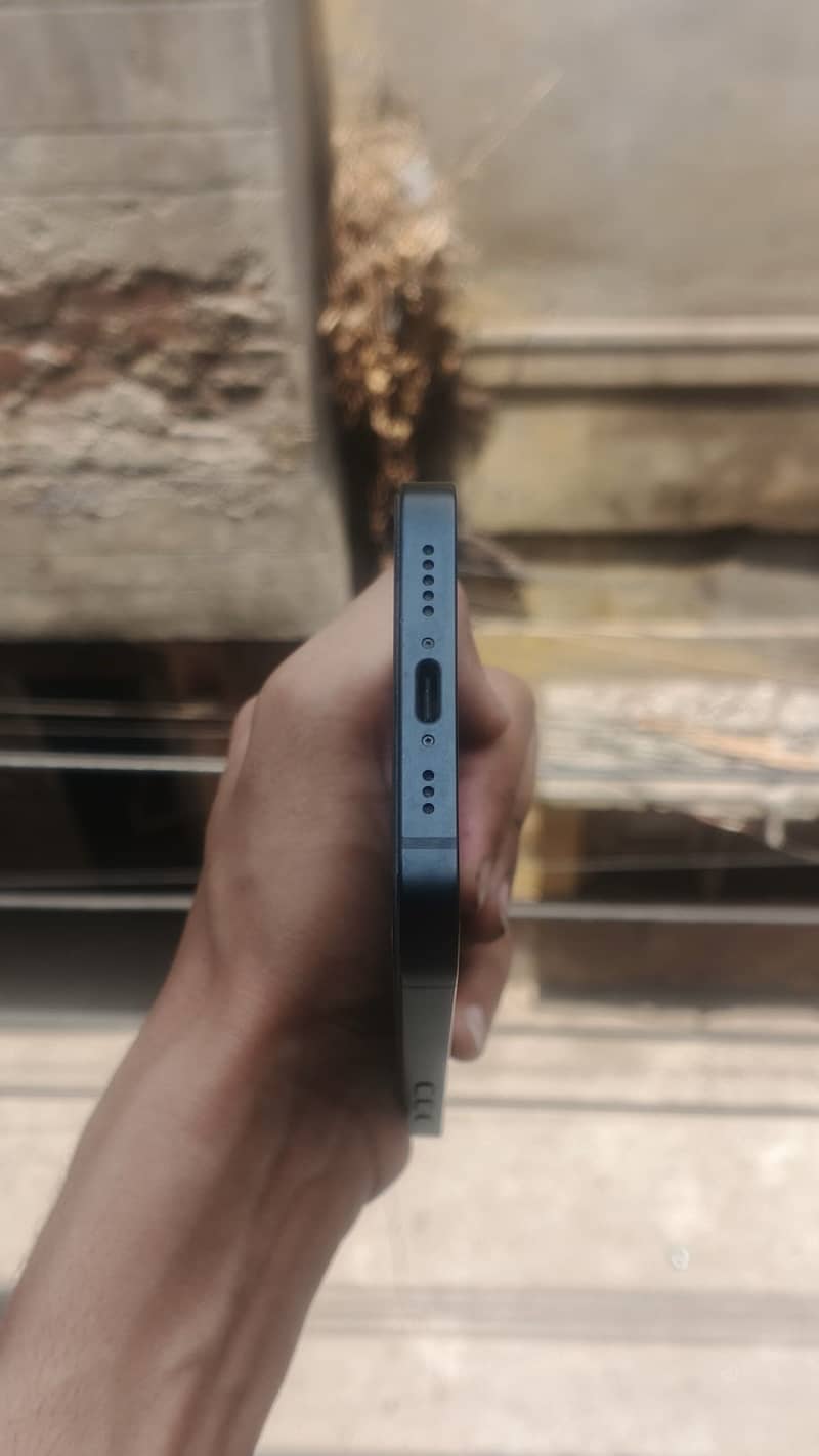 iPhone 16e jv 1