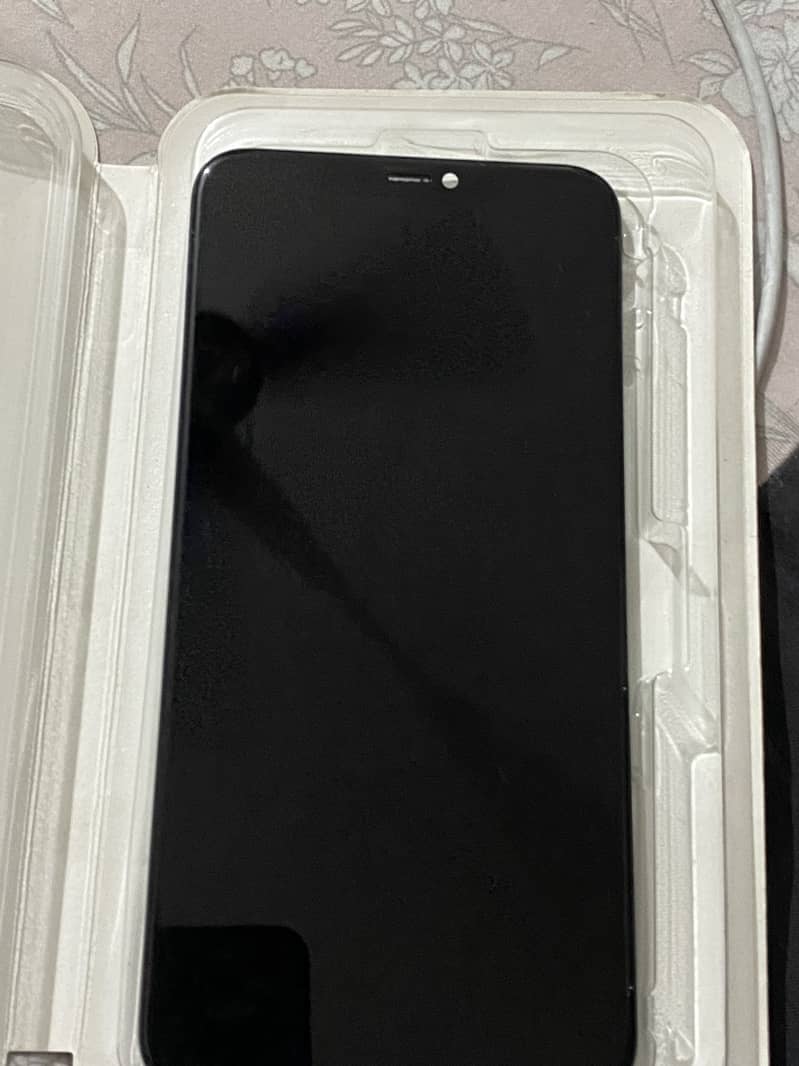 Iphone 11 pro max panel 3