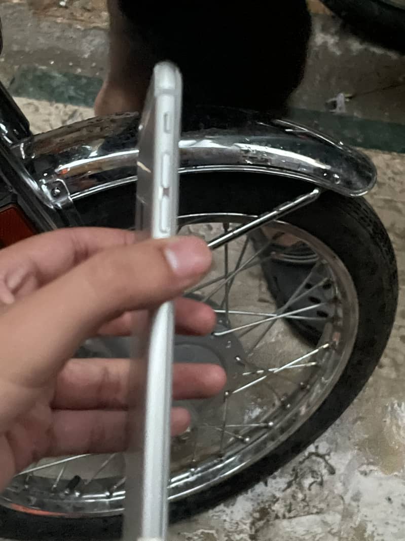Apple iPhone 6S Plus 2
