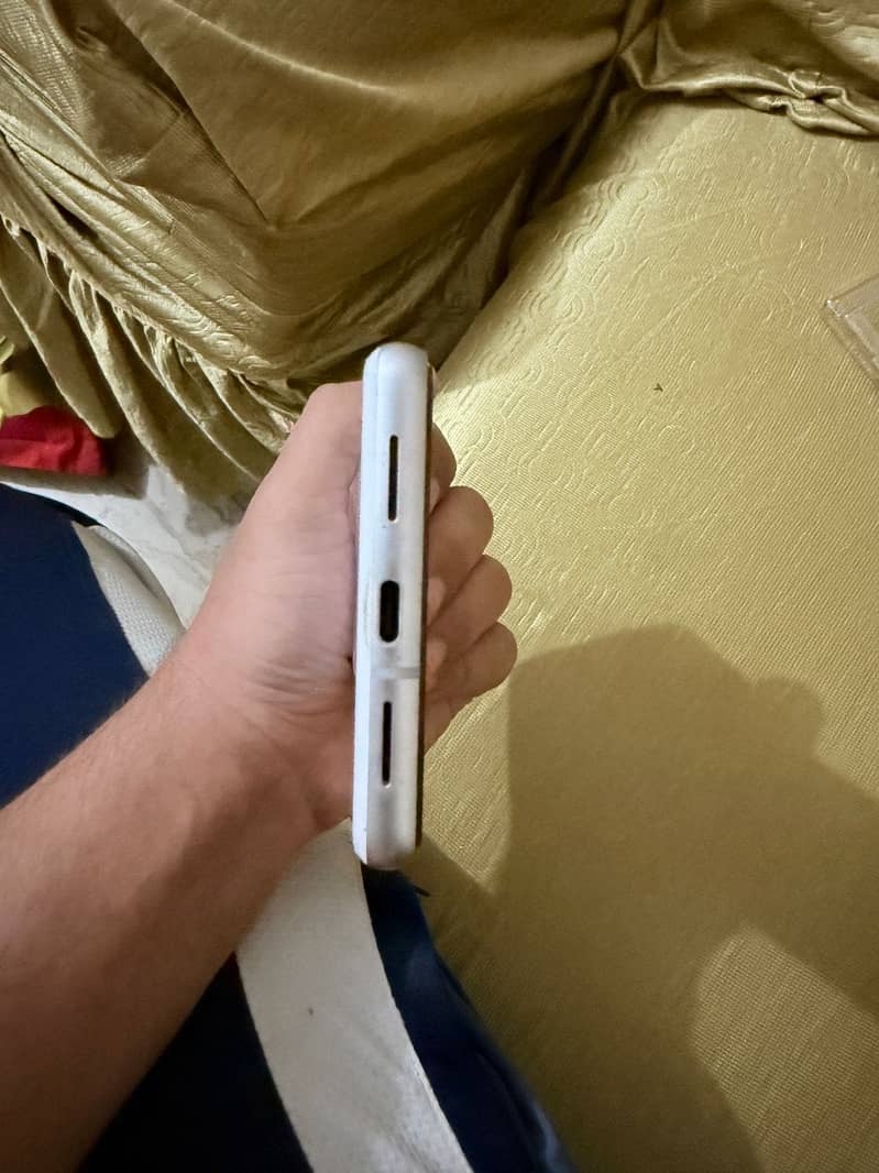 Google Pixel 7 4