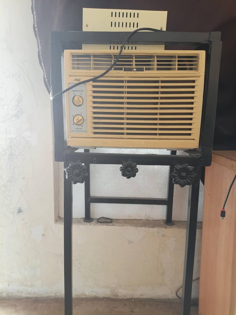 Ship window A/C 0