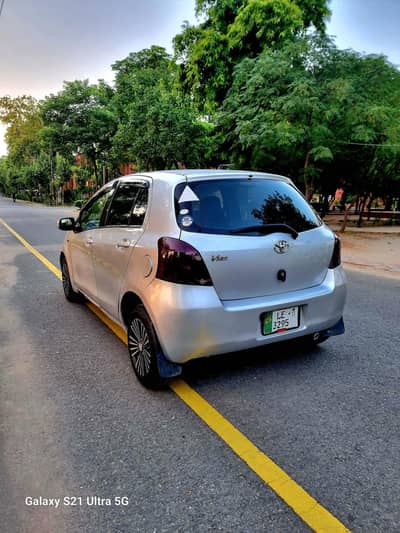 Toyota vitz 2011 Total geniuen inner or outer 100%