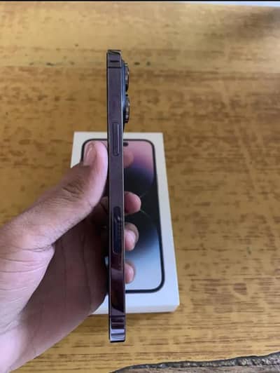 Apple iPhone 14 Pro brand new 95 battery health scratch less