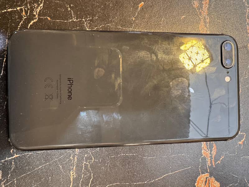 Apple iPhone 8 Plus 0