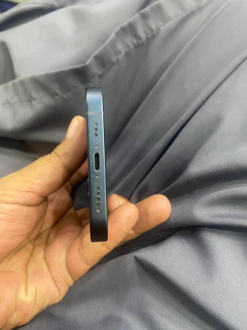Apple iPhone 13 5