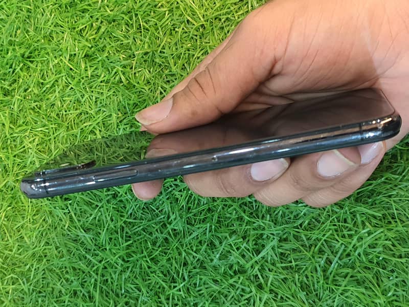Apple iPhone X 1