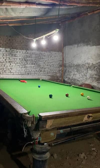 2 pair Used snooker tables, Cues snd balls