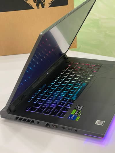 ASUS ROG STRIX RTX 4060 | i7-13650HX | 16GB RAM | 1TB SSD | 2.5K 240HZ