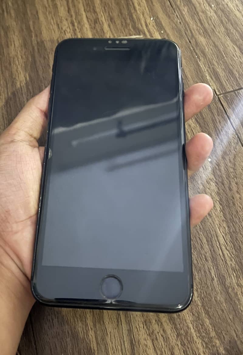 Apple iPhone 7 Plus 1