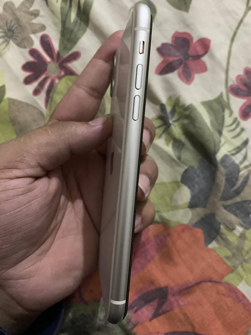 Apple iPhone 11 128 GB Dual SIM approved 5