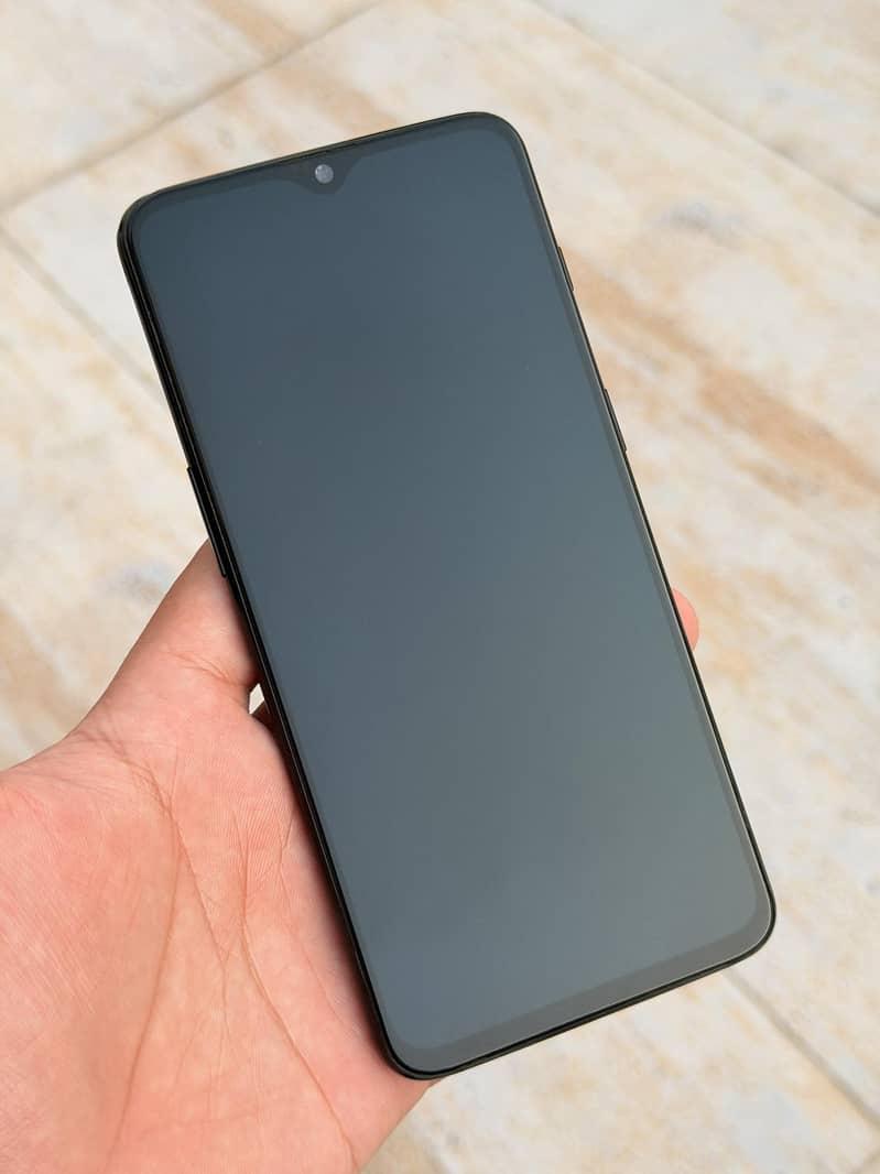 One Plus 6T 5
