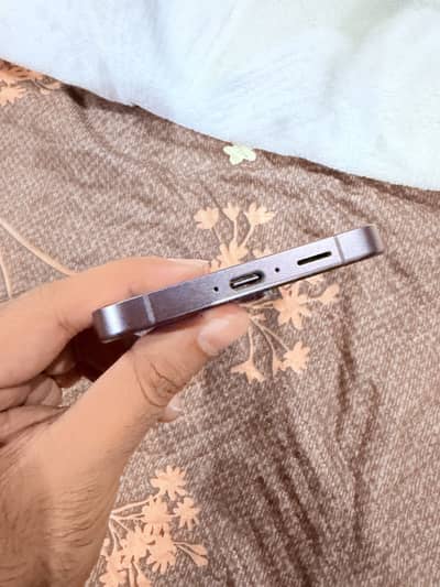 Samsung Mobile S24 fE