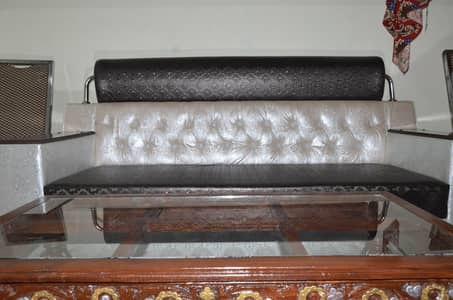 selling sofa set, reasonable rate