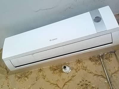 gree 1 ton Non Inverter Ac