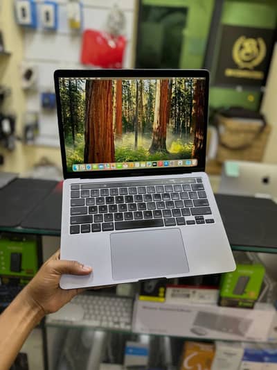 APPLE MACBOOK PRO (2020) Core i7 (32/512gb) Magic Keyboard