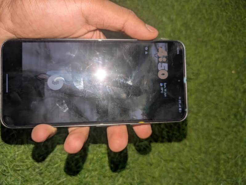 Google Pixel 8 4