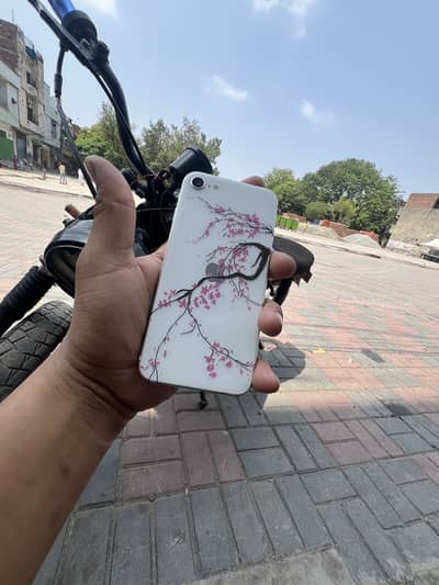Apple iPhone SE